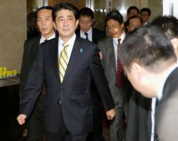 衆院定数減、答申に従う考え…自・民・維の党首 2014年11月30日 21時48分