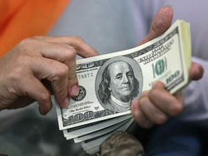 ドルが小幅安、利益確定売り＝ＮＹ市場