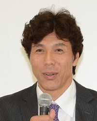 秋山前監督、天国の妻に「今は“感謝”と“ありがとう”」