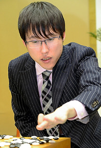 囲碁・王座戦、村川七段が初出場で奪取