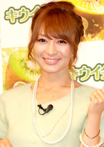 新山千春離婚 西武黒田2軍コーチと
