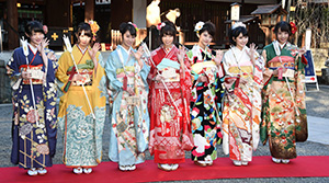 乃木坂7人がハタチの誓い 成人式で振り袖姿