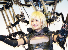 菊地亜美が明かす「理想のカラダ」の男性はあのキモキャラ芸人!