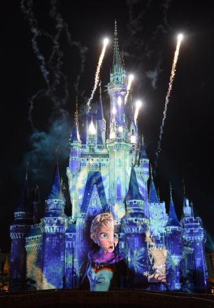TDL、「アナ雪」のパレード開始 人気冷めず