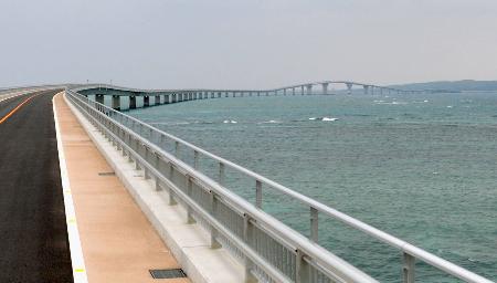 宮古島―伊良部島に橋開通 3・5キロ、無料では最長