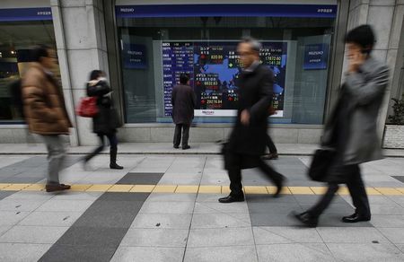 寄り付きの日経平均は円上昇など嫌気で反落、ソニーは大幅高