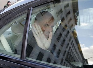 ギリシャ:つなぎで約100億ユーロの資金、11日要請か-当局者