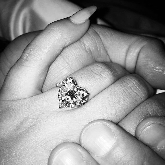 レディー・ガガ、婚約