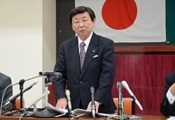 <宮城・大衡村長会見>村政混乱おわび セクハラは否定