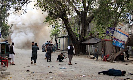 初の「イスラム国」テロか アフガニスタン自爆テロで35人死亡