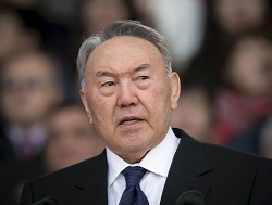 カザフスタン:ナザルバエフ大統領4選確実