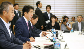財政赤字、GDP比1%に 首相が中間目標を指示