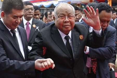 カンボジア：与党党首死去 チア・シム氏