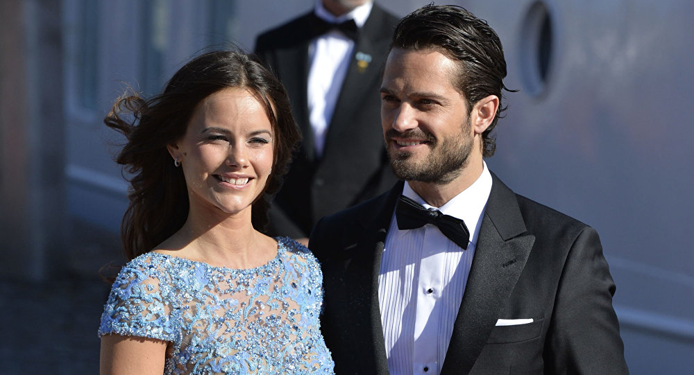 スウェーデン王子、元モデルと挙式＝数十万人がパレード祝福