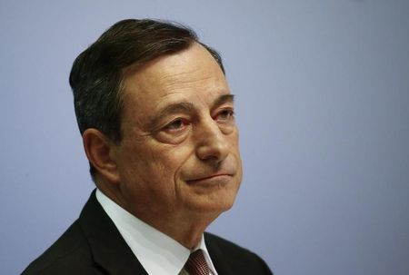 ECB総裁、ギリシャ首相に圧力-駆け引きの行方は予断許さず
