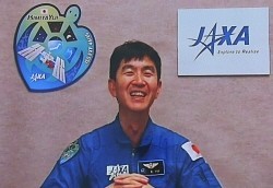 油井亀美也宇宙飛行士:「打ち上げ延期、活用できた」 来月初飛行