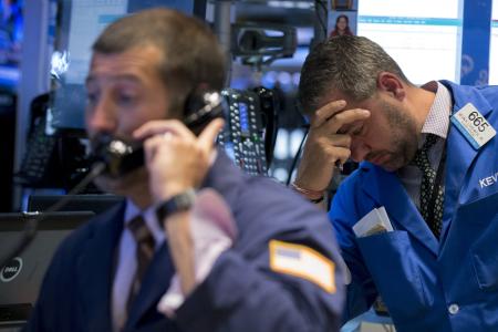 ＮＹダウ終値、５８８ドル安 一時１０００ドル超下落