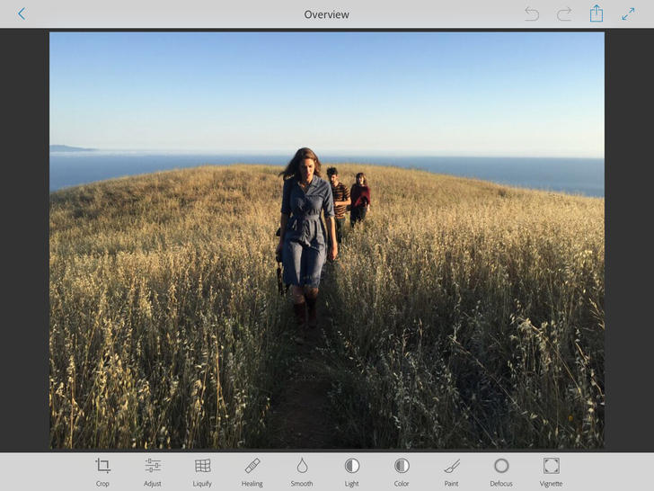 アドビ、モバイル向け無料写真編集アプリを発表へ--「Project Rigel」の内容を明らかに