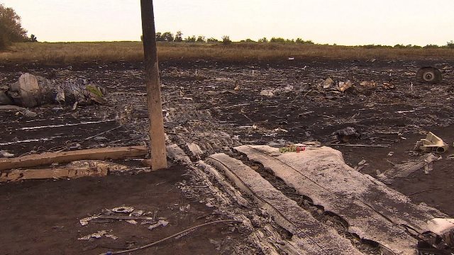 マレーシア機撃墜、至近距離で弾頭爆発 オランダ当局が報告書