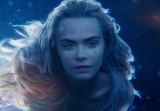 “トップモデル”カーラ・デルヴィーニュの人魚姿が公開