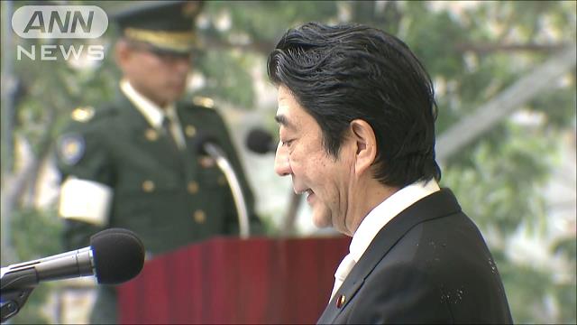 殉職自衛隊員の冥福祈る=「世界の平和と安定に寄与」-安倍首相