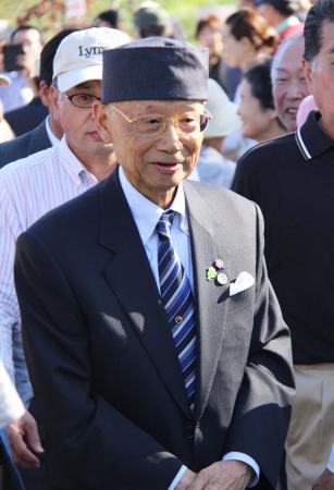 山梨で大村智さんを祝う会 地元住民500人が歓声
