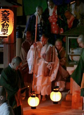 9日間断食不眠の難行達成 比叡山・堂入り、釜堀さん