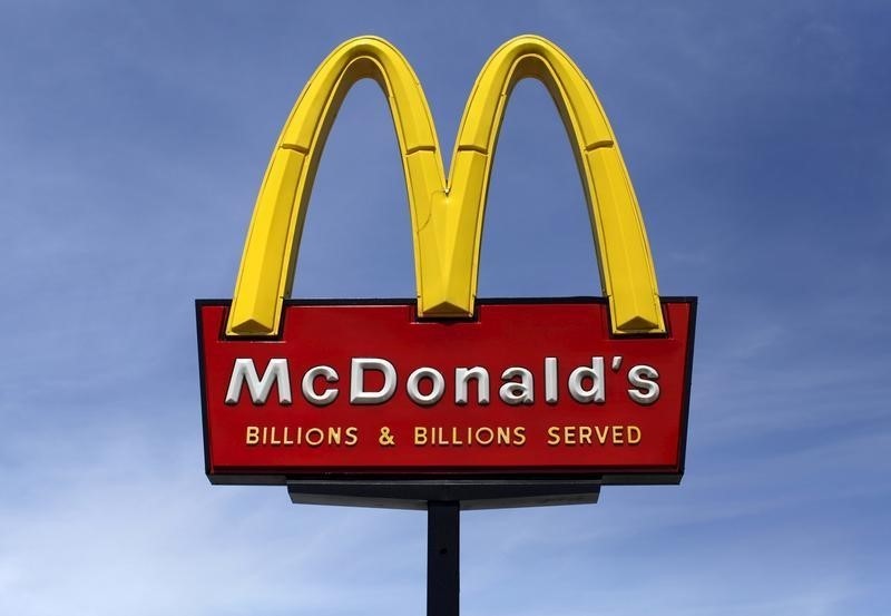 マクドナルド､世界既存店売上高が上向く