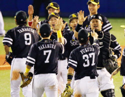 ソフトバンク、2年連続日本一に王手 日本シリーズ第4戦