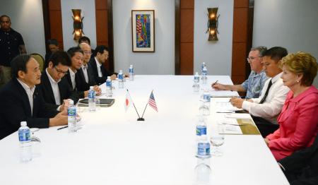 菅官房長官、米海兵隊司令官と会談へ＝グアム移転へ協力確認