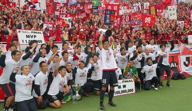 サッカー:鹿島3発6度目V ガ大阪破る…ナビスコ杯決勝