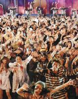 ゾンビ・モブ、USJに3000人 2015年11月01日