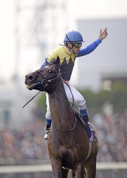 ラブリーデイ快勝、今年重賞6勝目/天皇賞