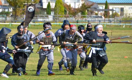 福島で戦国時代の合戦を模擬体験 高校生らが企画イベント