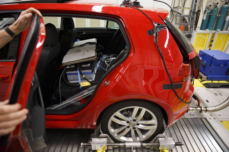 VW傘下「ポルシェ」「アウディ」も排ガス不正 米当局指摘