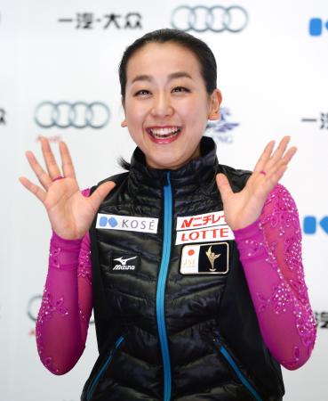 浅田真央ＳＰ首位「心を込めて滑る」フリーで頂点へ