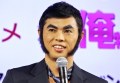 小島よしお、彼女ができたことを告白!