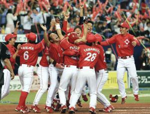 日本生命、劇的サヨナラ！１３年ぶり日本一／日本選手権