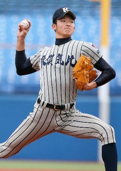 大阪桐蔭、左腕対決制す 明治神宮野球大会第２日
