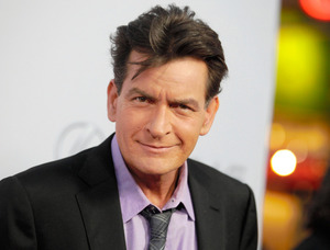 チャーリー・シーンさん、HIV感染を公表