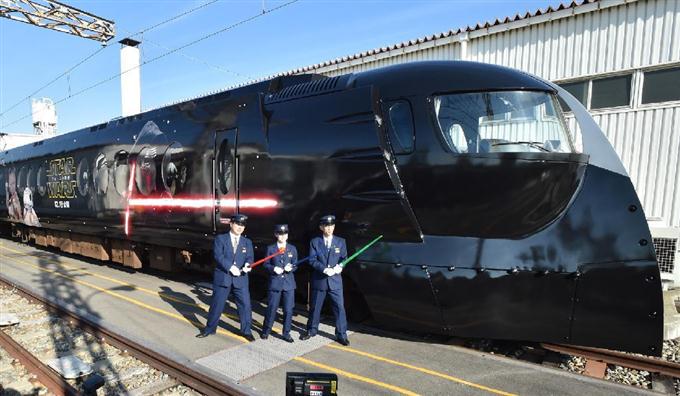 フォース感じる特別車両 南海「スターウォーズ」号登場