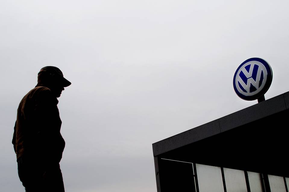 高級車にも不正ソフト、否定のVW一転認める 2015年11月21日 11時01分