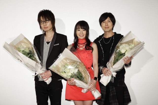 水樹奈々、最近の大革命は「とうとうガラケーからスマホになりました」