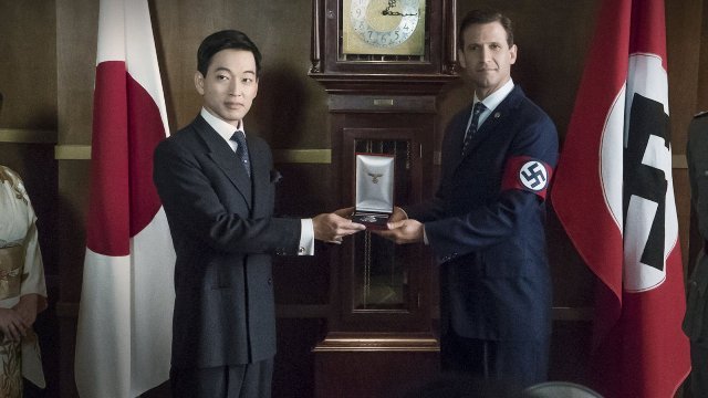 アマゾン、NY地下鉄広告を撤去 ナチス紋章など使用に苦情