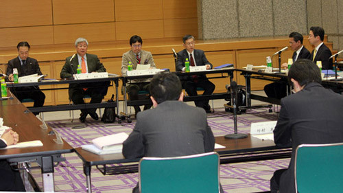 新規契約の優遇是正を=携帯料金見直しの論点整理-総務省