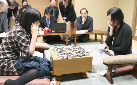 謝が女流本因坊奪還 藤沢破り3冠復帰/囲碁