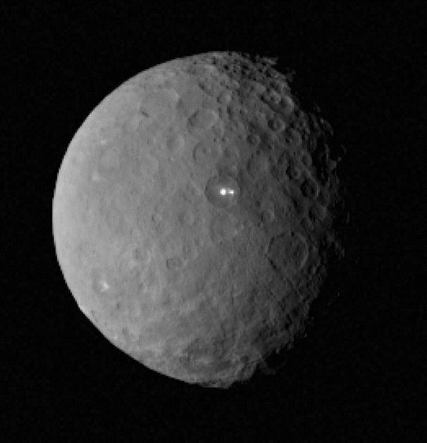 準惑星「ケレス」に雲、独チーム発表 2015年12月10日 07時47分