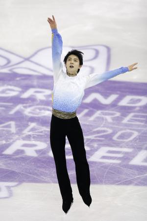 羽生ＳＰ首位、歴代最高点を更新 フィギュアＧＰファイナル