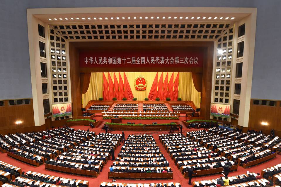 中国人民元、SDR採用でもドル覇権はあと50年盤石＝WSJ調査