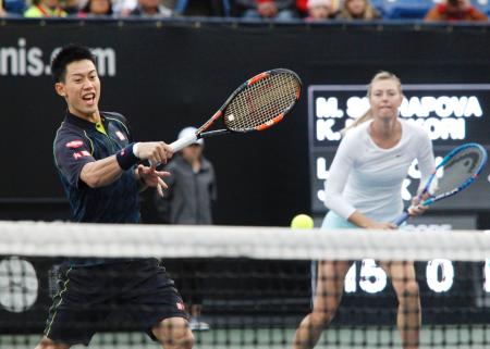 錦織がシャラポワとコンビで参加 ロスでチャリティーマッチ